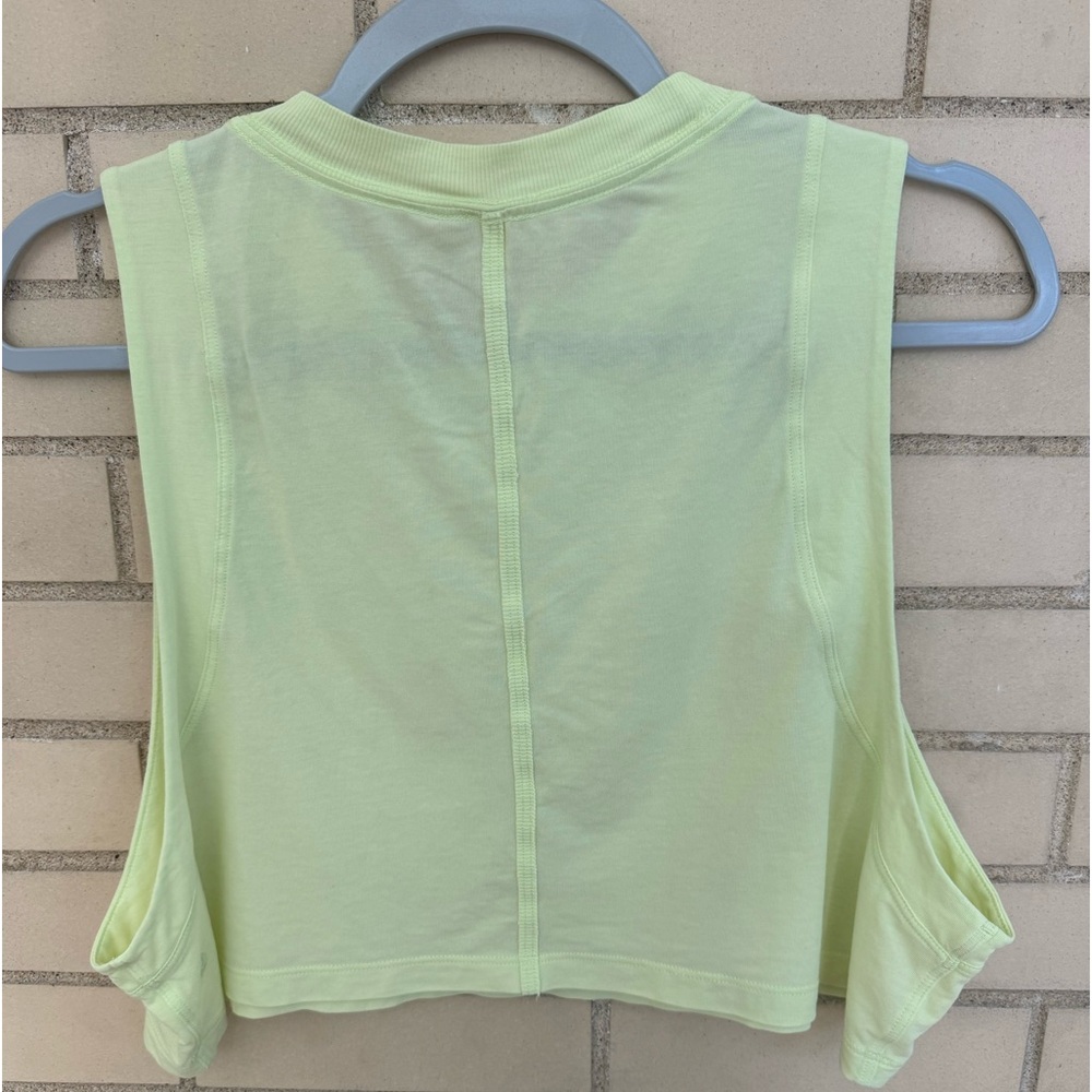 Lululemon size 6